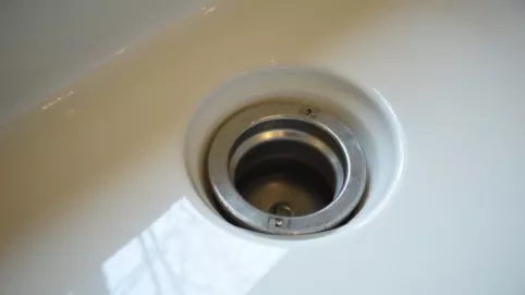 Jaki otwór w blacie pod umywalkę nablatową